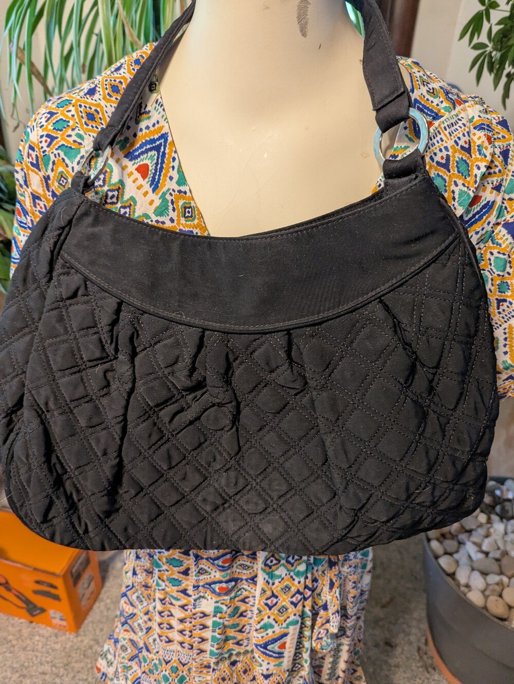 Excellent Vera Bradley Classic Black Quilted Microfiber Soft Bag